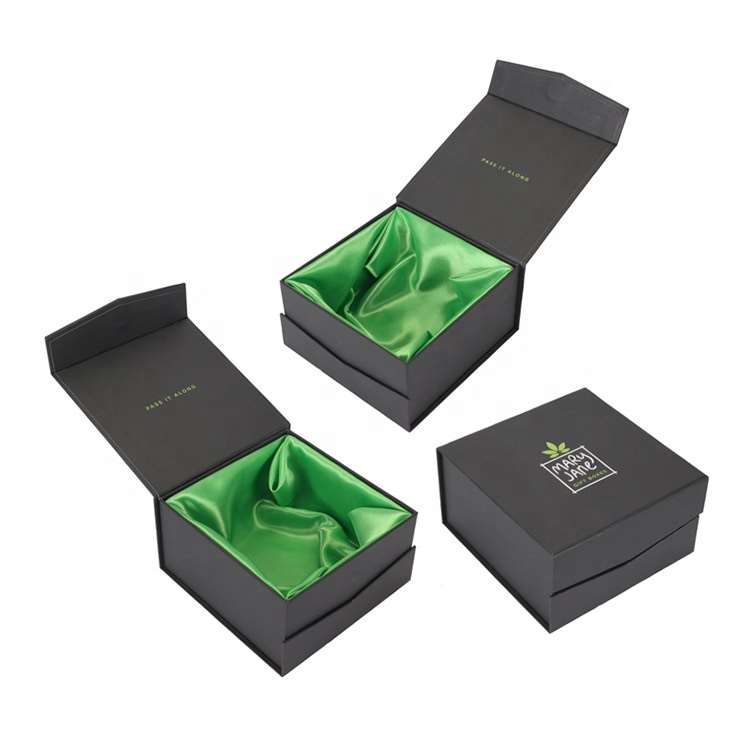 Custom jewelry packaging boxes with satin insert